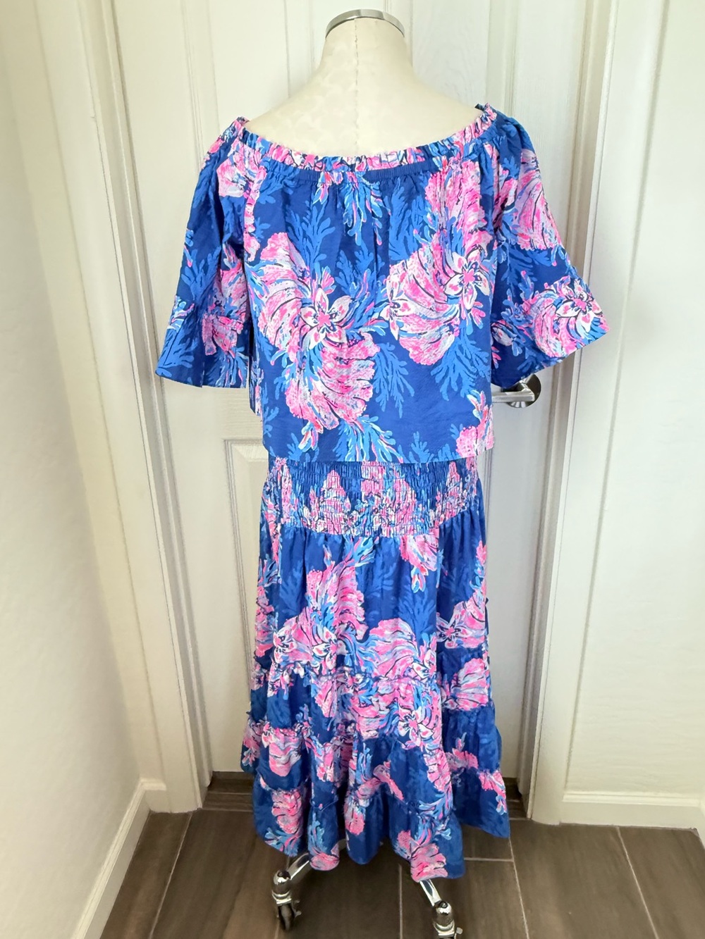 Lilly Pulitzer, 2 Piece Set Croix Top & Deavan Midi Skirt Blue Pink EUC Size L - Picture 3 of 7